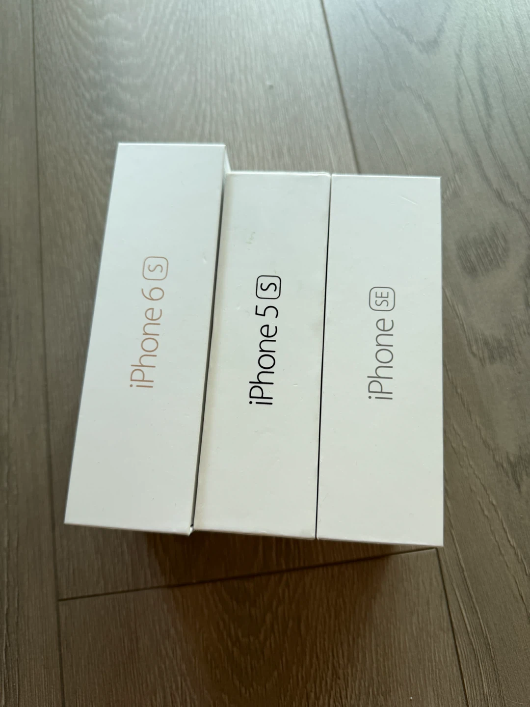 Only boxes set of 3 Apple iPhone 6S, 5S, and SE (Original Boxes) - photo 2