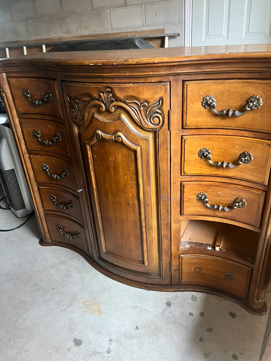 Vintage Dresser and Matching Vanity Table Set - photo 2