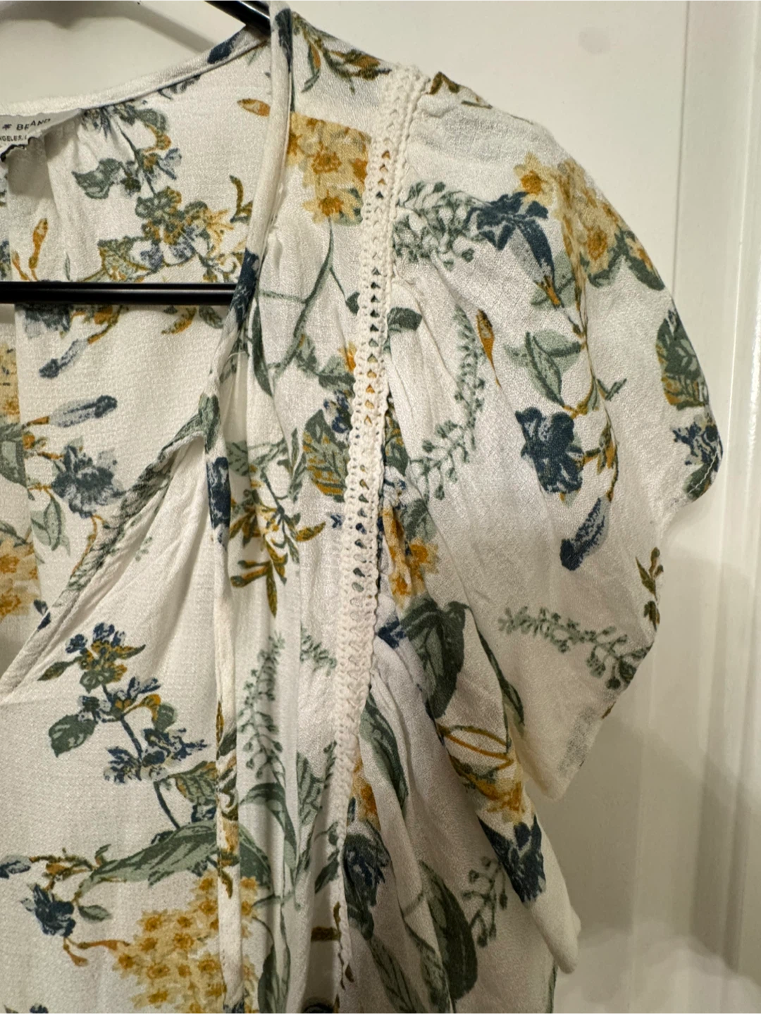 Lucky Brand Floral Flutter Sleeve Blouse – Size M - photo 3