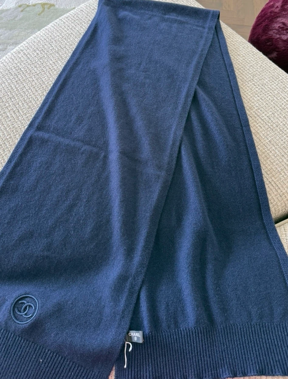 Chanel Cashmere Scarf - photo 3