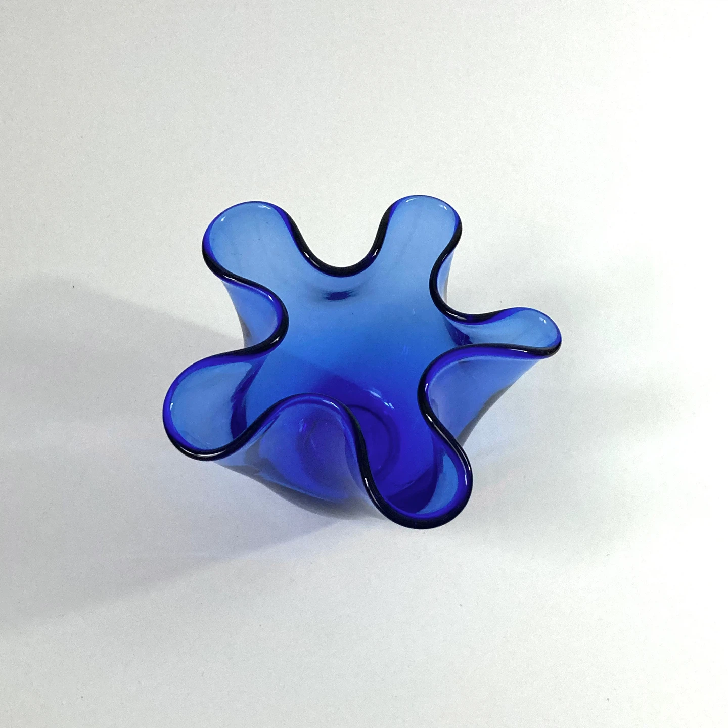 Small Vintage Hand Blown Blue Glass Handkerchief Vase - photo 4