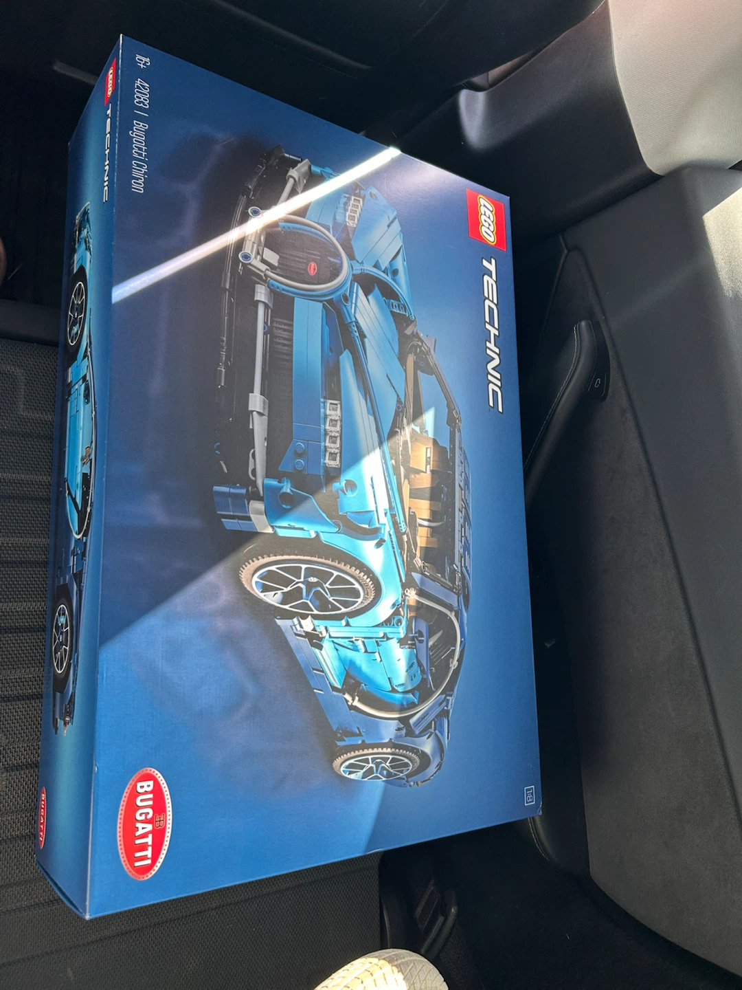 Retired LEGO TECHNIC: Bugatti Chiron (42083) 100% new