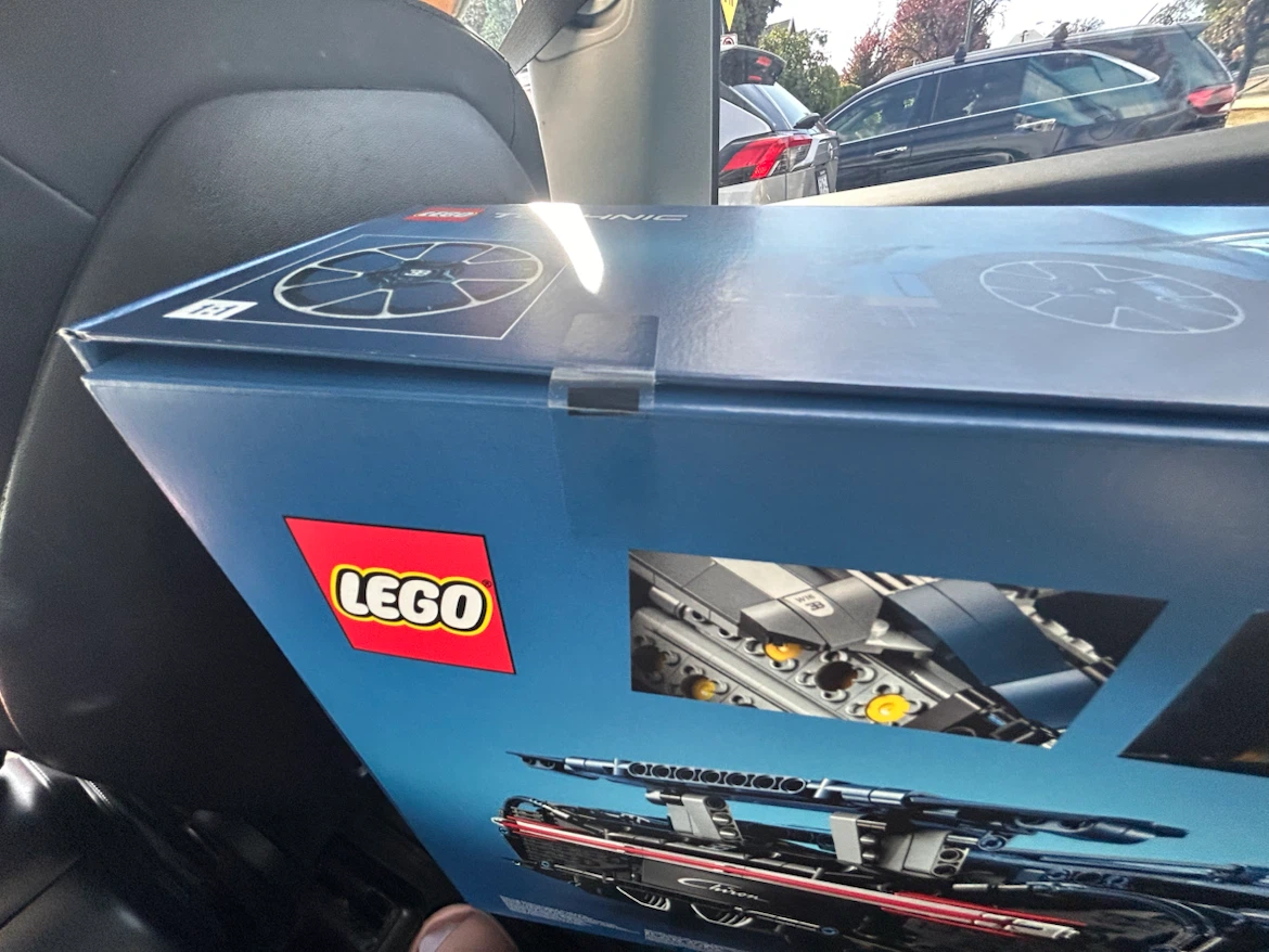 Retired LEGO TECHNIC: Bugatti Chiron (42083) 100% new - photo 5