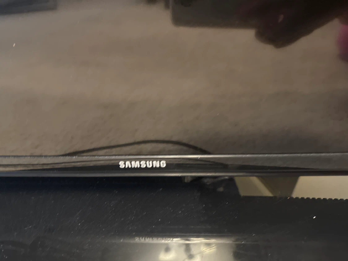 LG and Samsung TVs - photo 2