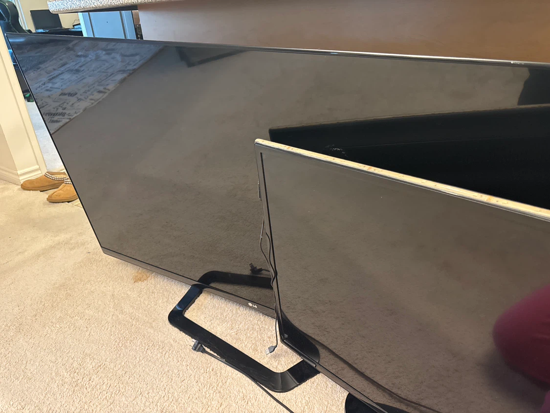 LG and Samsung TVs - photo 4