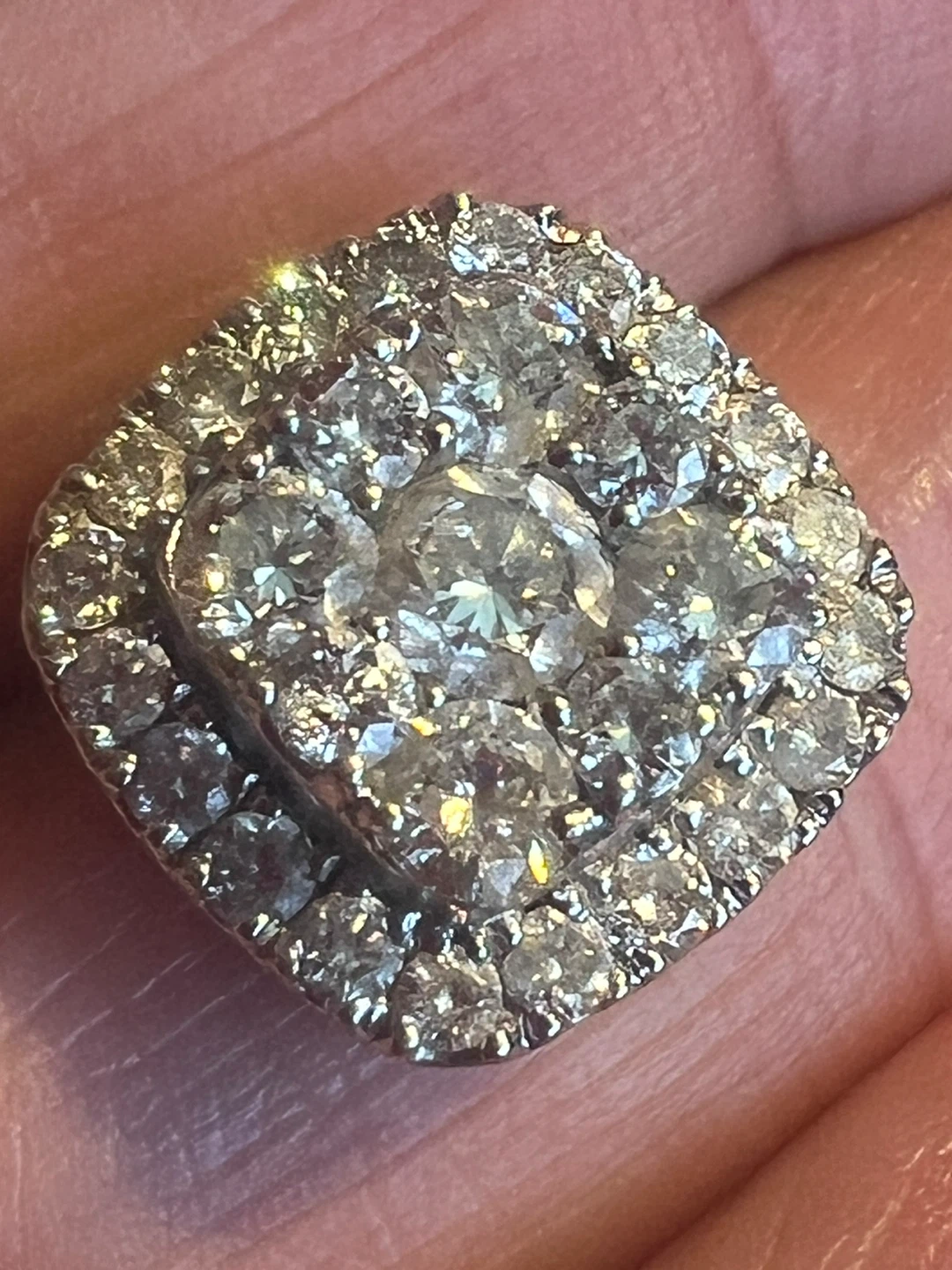 10K Diamond Cluster pendant 1.00 CTW
