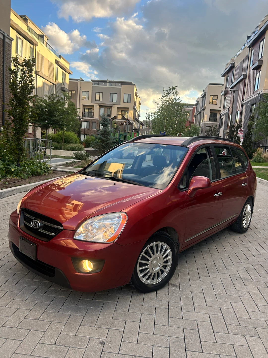 2008 Kia Rondo | 7 Seater (201k) | Family Owned