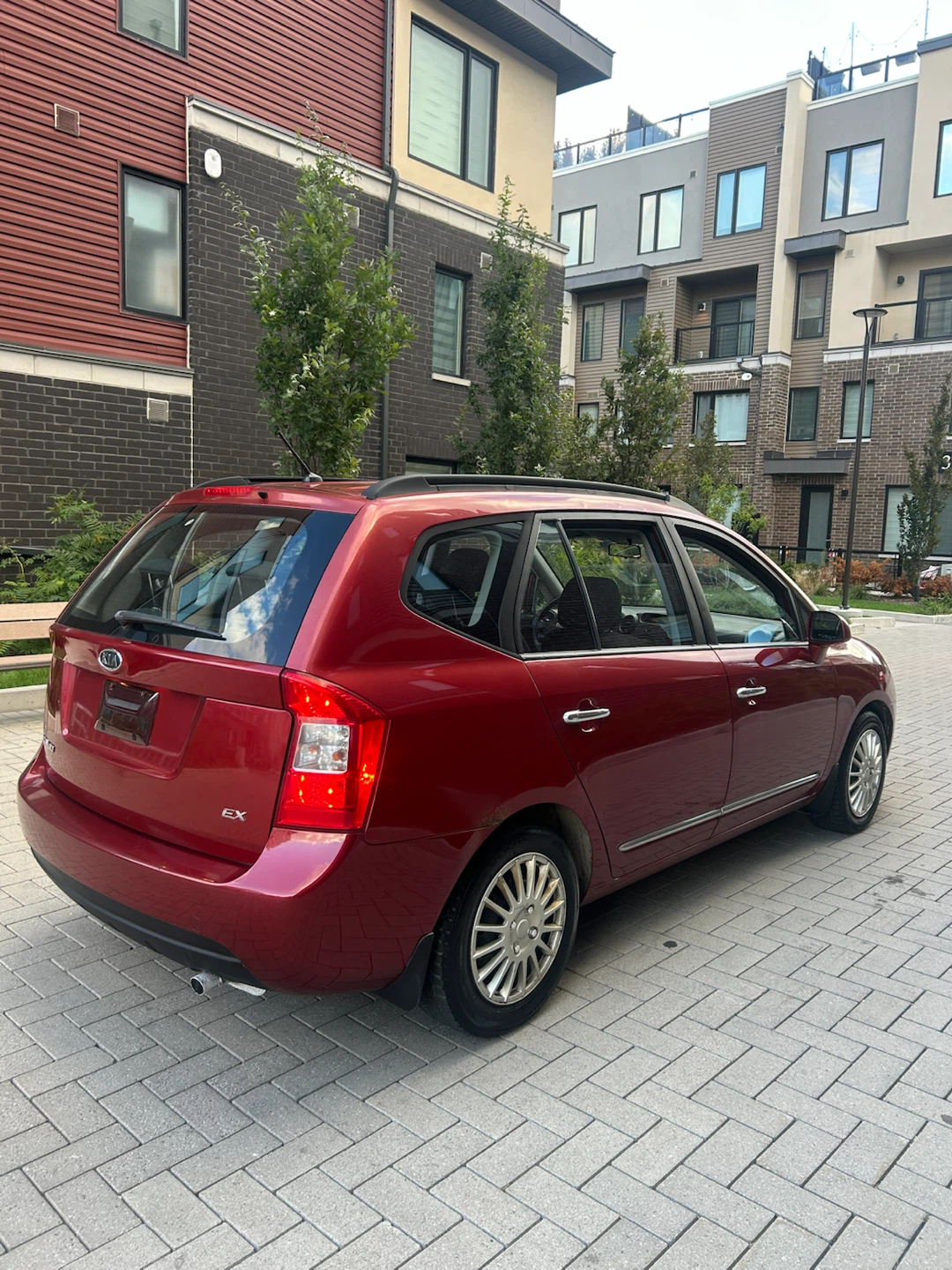 2008 Kia Rondo | 7 Seater (201k) | Family Owned - photo 3