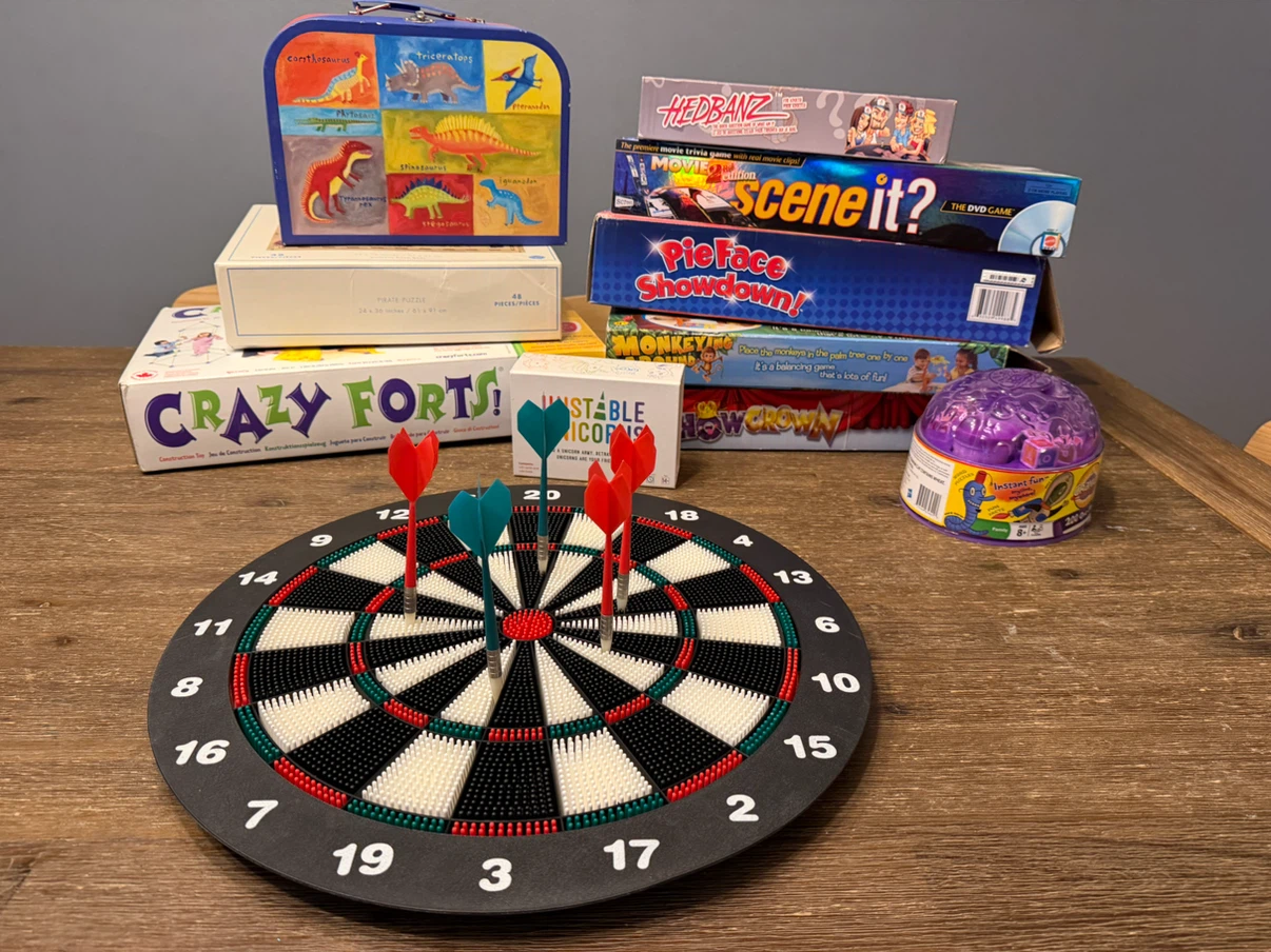 Games, puzzles, toys