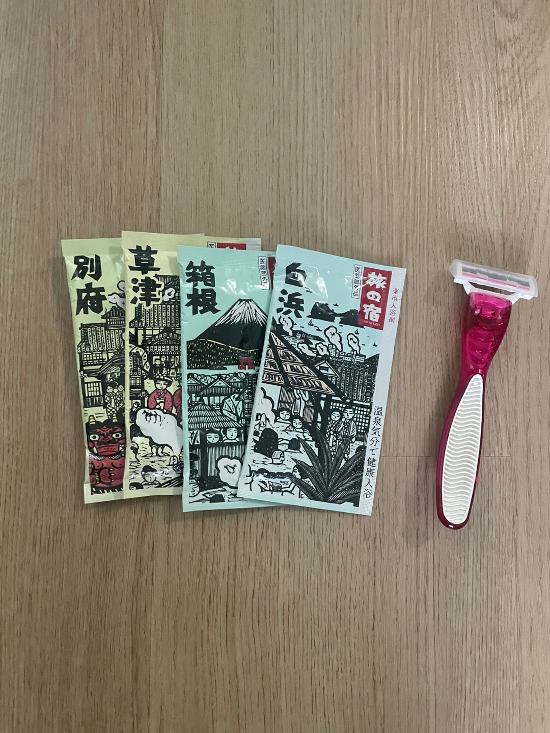Gillette Venus Razor with 4 Japanese Bath Salts - photo 2