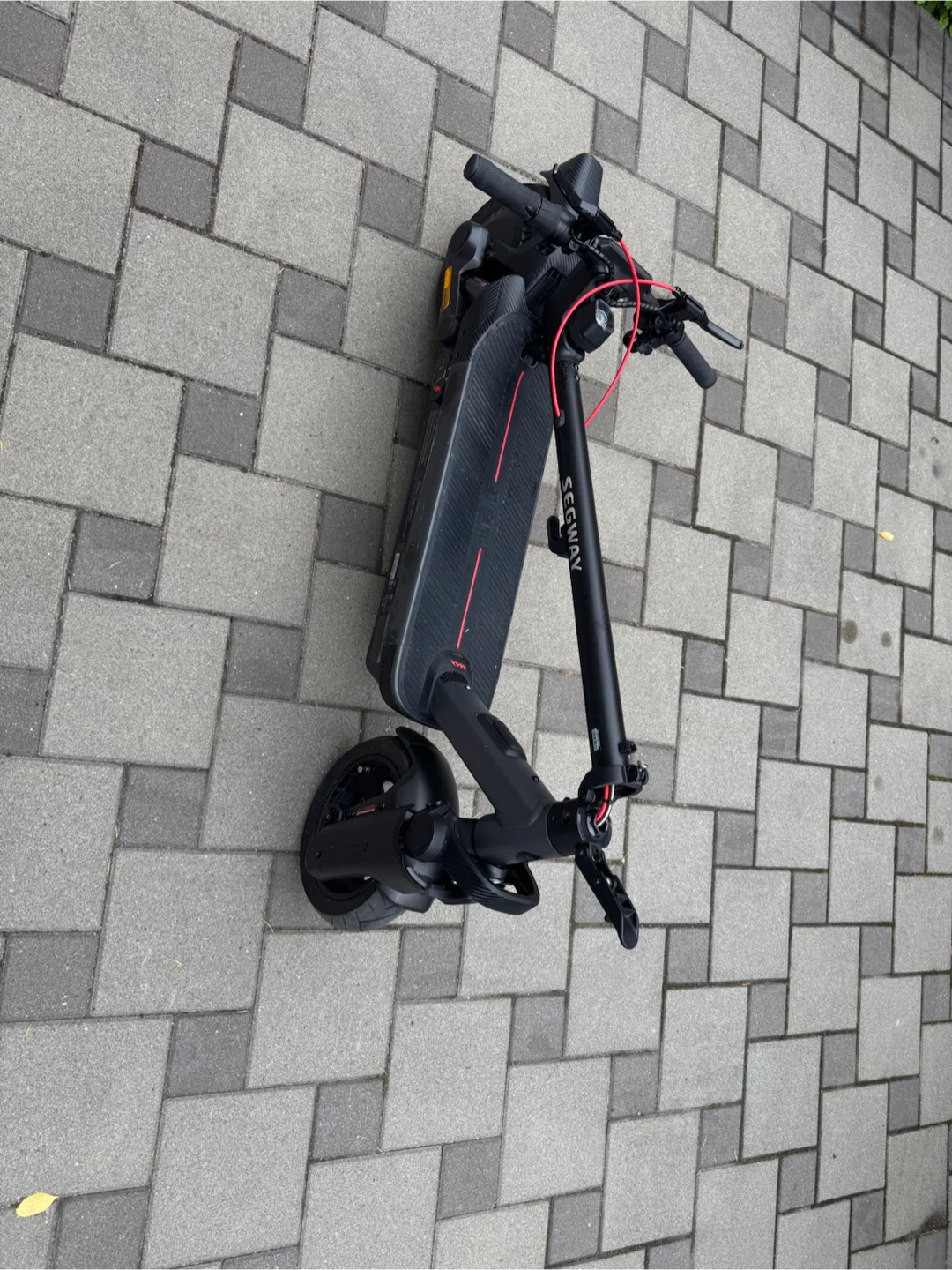 Segway MAX G3Electric Scooter - photo 3