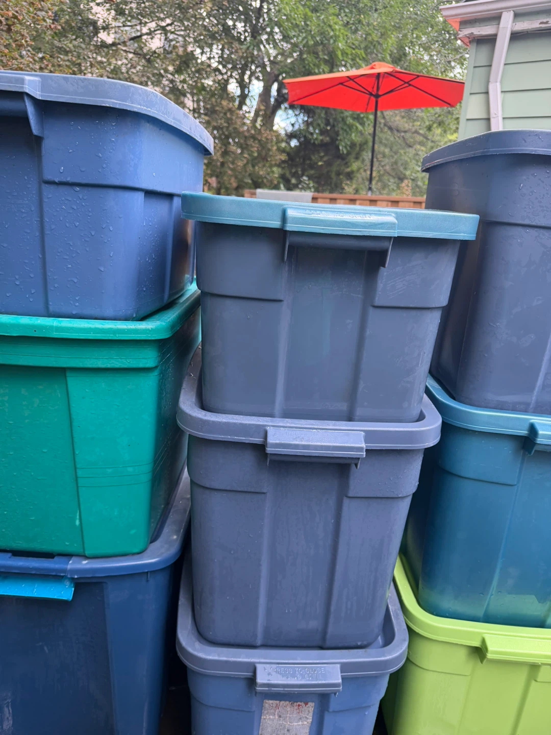 11 Assorted Rubbermaid Plastic Storage Totes - photo 4