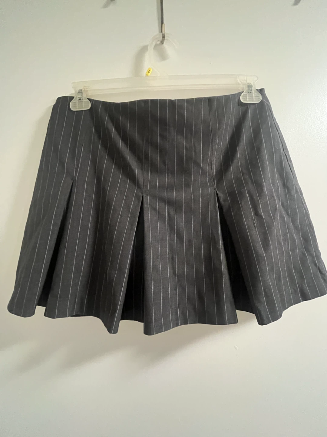 Ardene pinstripe pleated skirt with shorts - photo 4