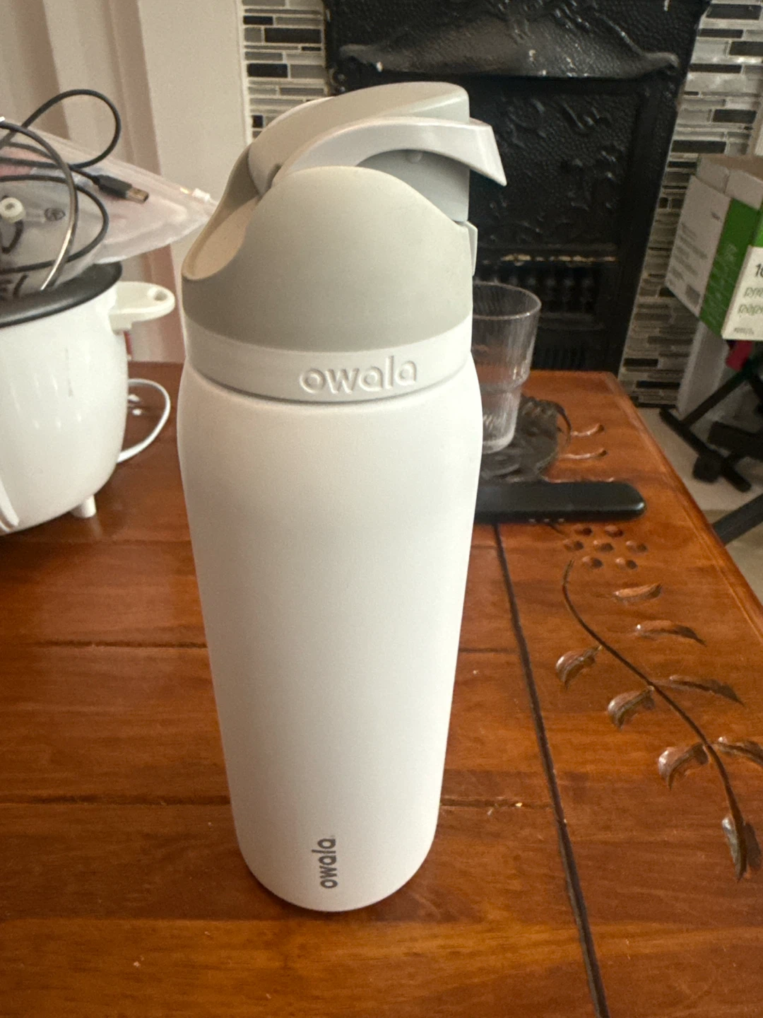 Owala FreeSip Water Bottle 32 oz - photo 2