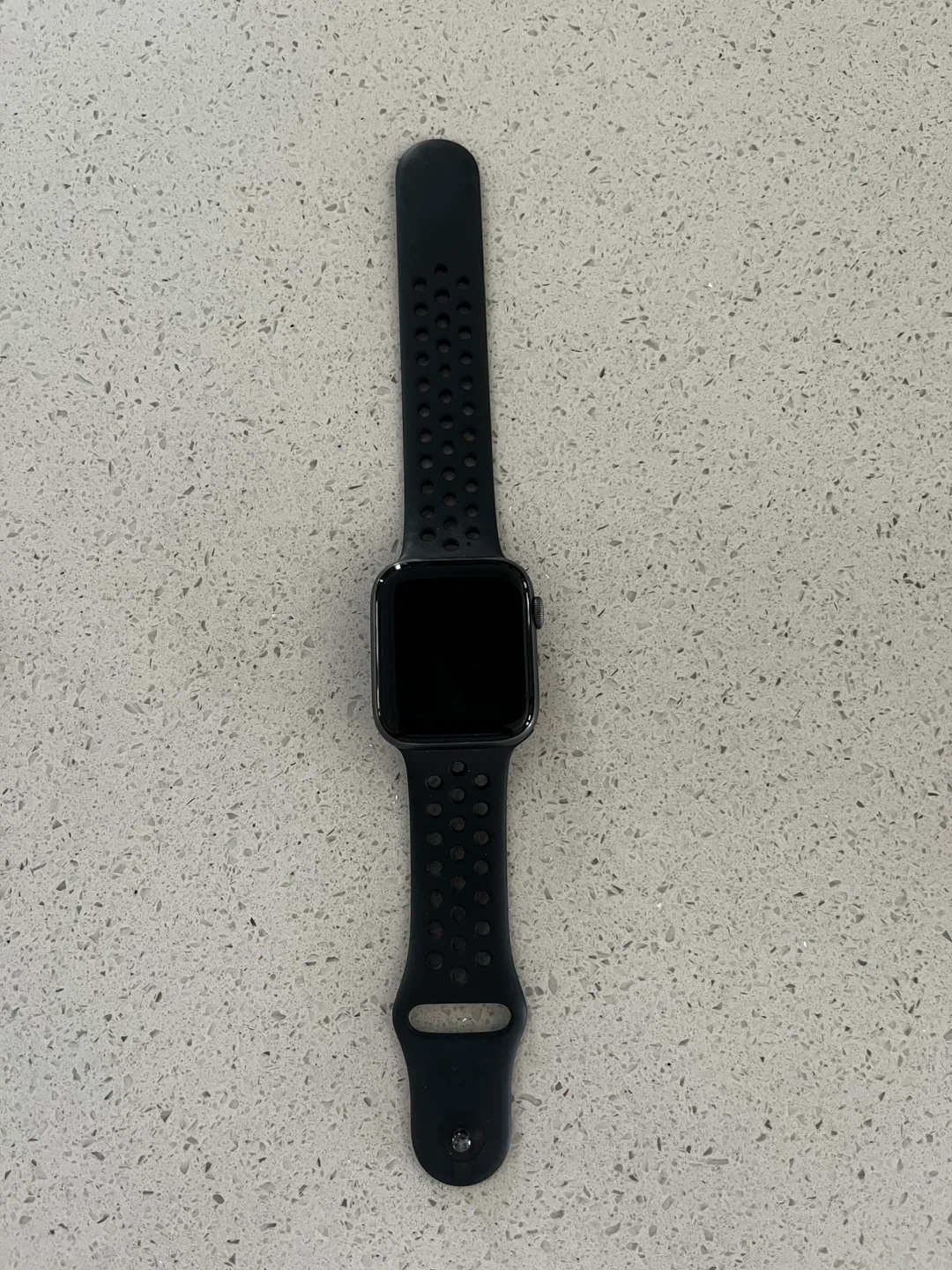Apple Watch Series 4 GPS + Cellular.