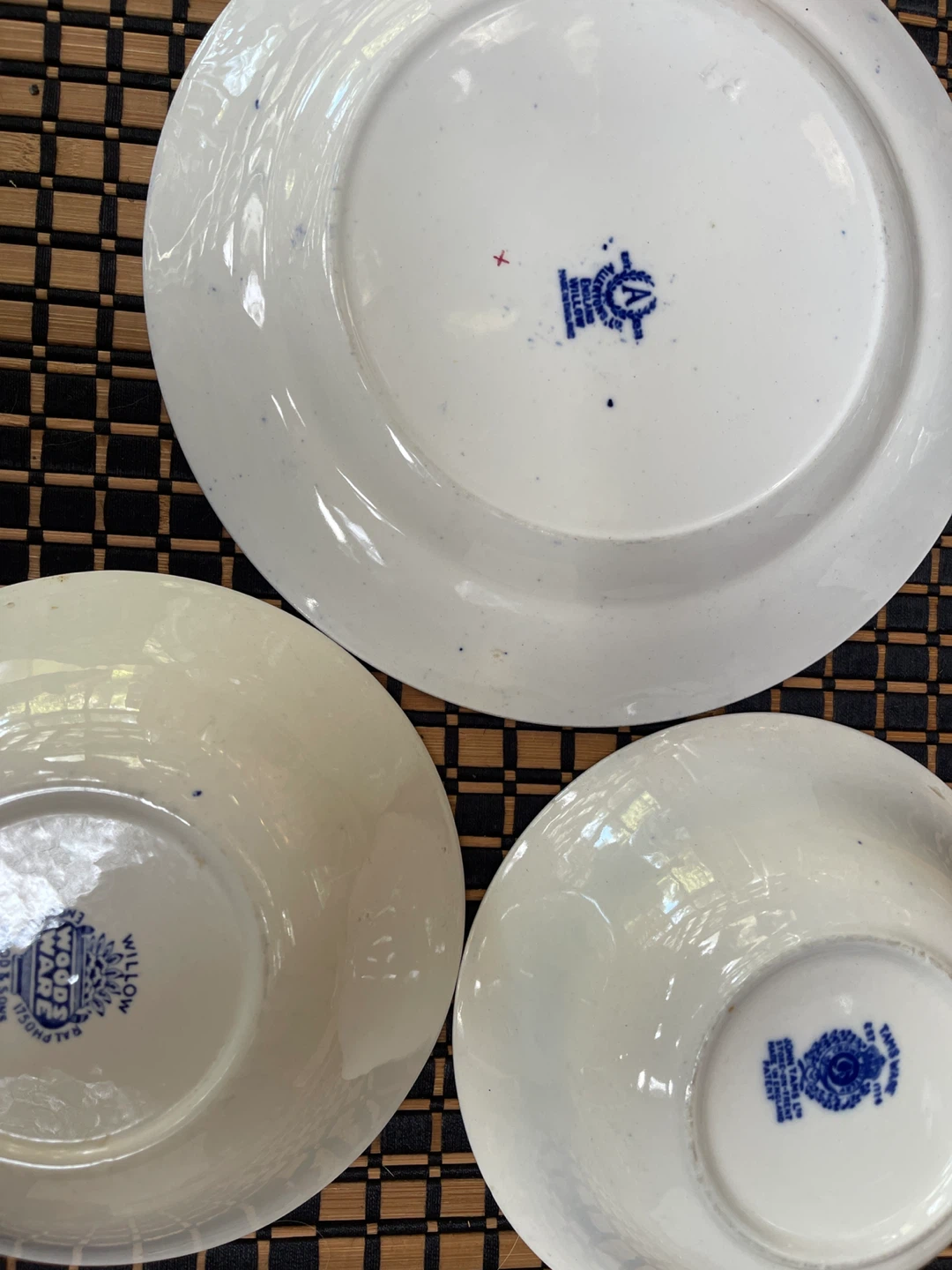 England Vintage Willow Pattern Assorted Dishes - photo 4