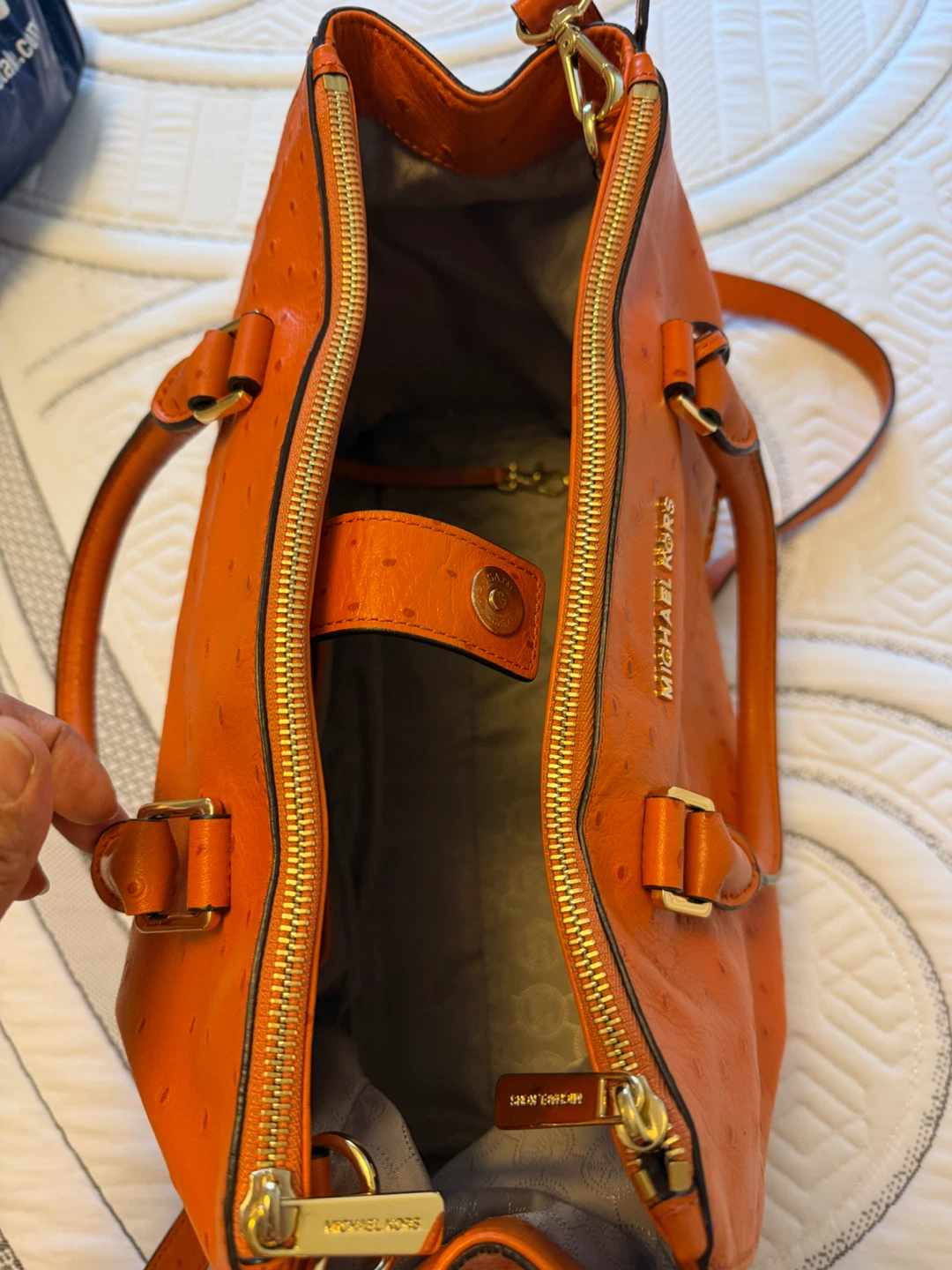 Kate Spade Pink Leather Handbag and Micheal Mrs handbag - photo 3