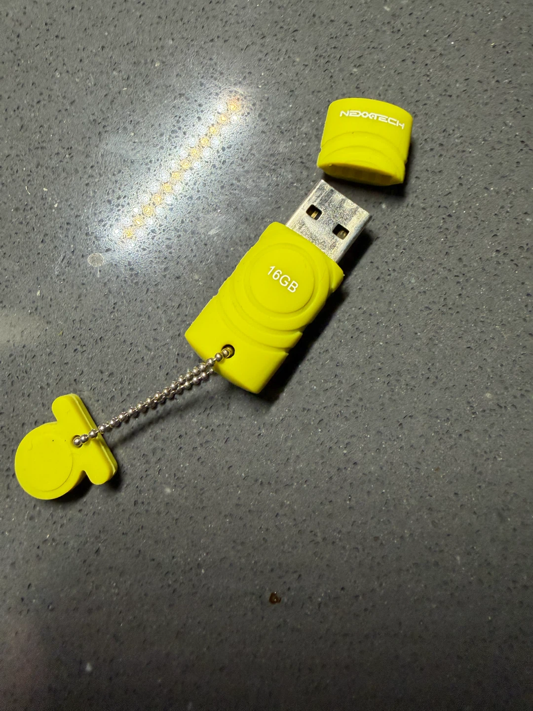 NexTech 16GB USB Flash Drive