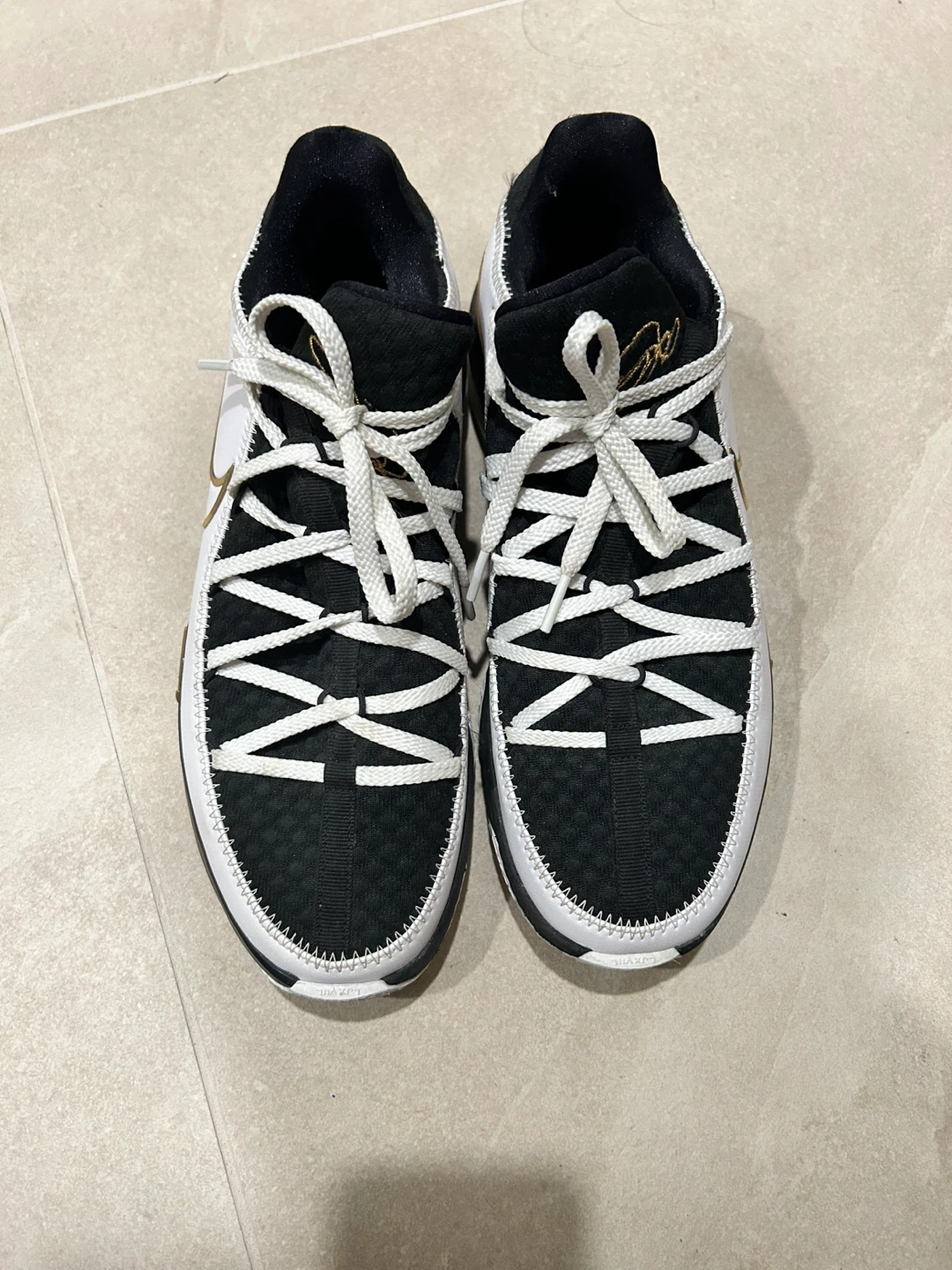 Nike LeBron 17 Low Basketball Shoes