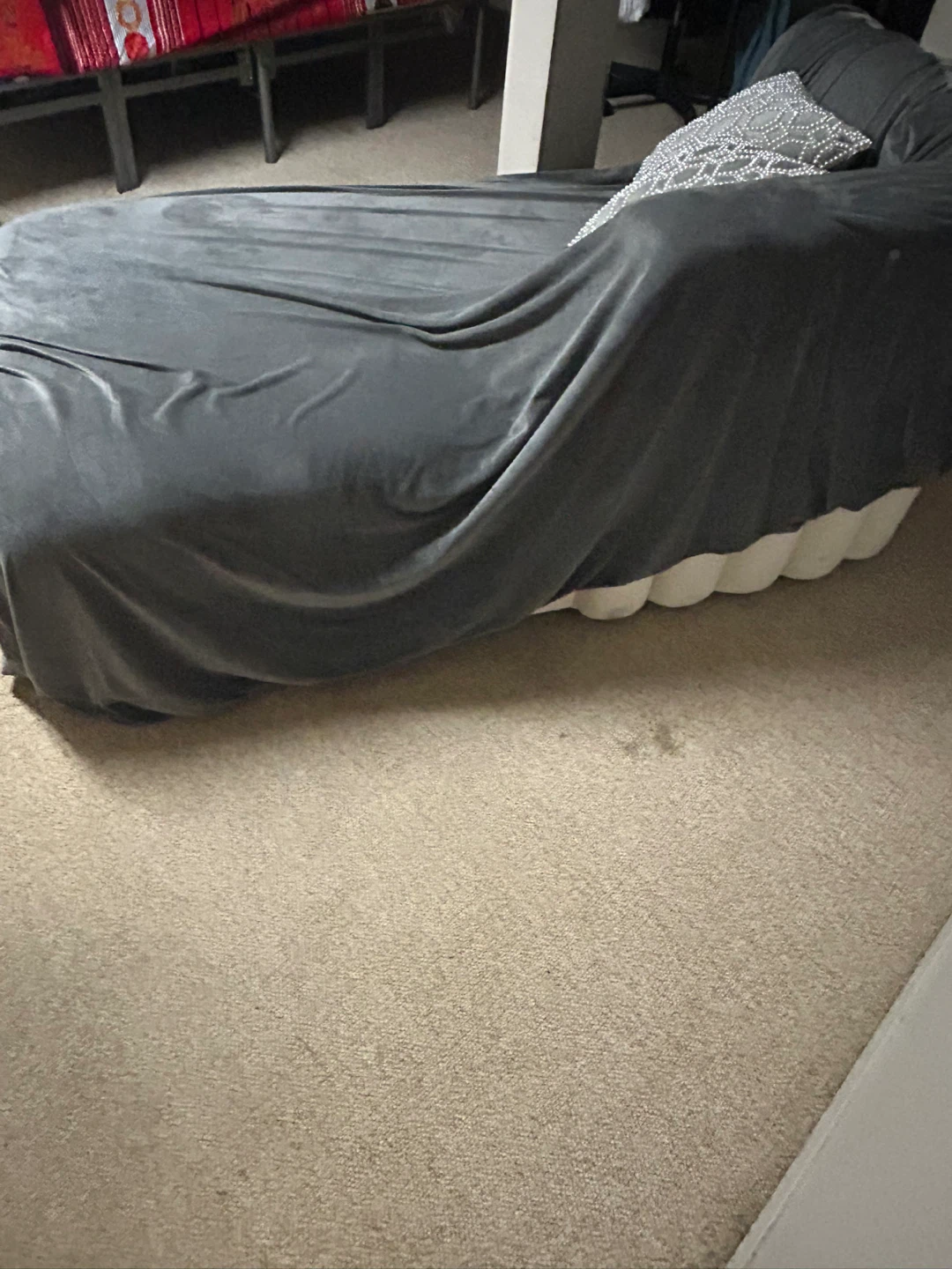 Grey Velvet Chaise Lounge - photo 4