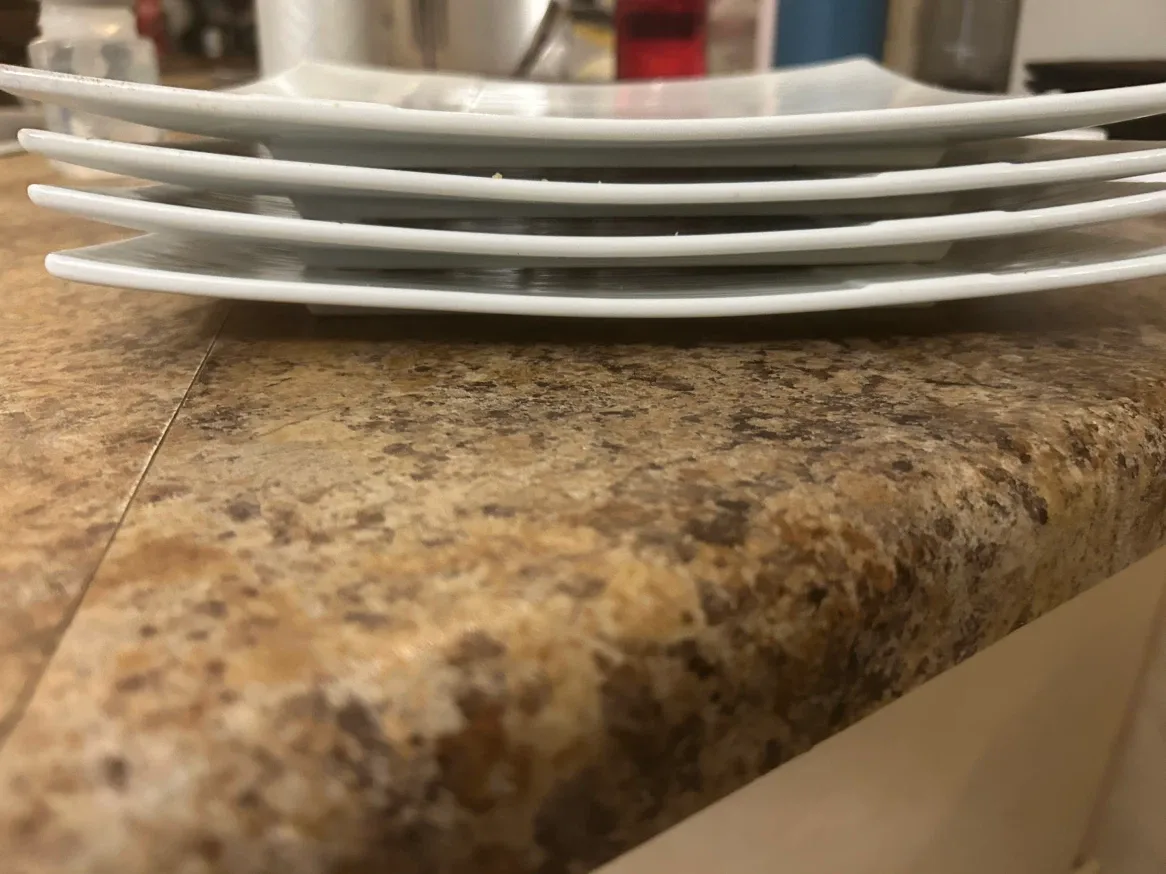 Moving Sale:::Set of Square Ceramic Dinner Plates - photo 3