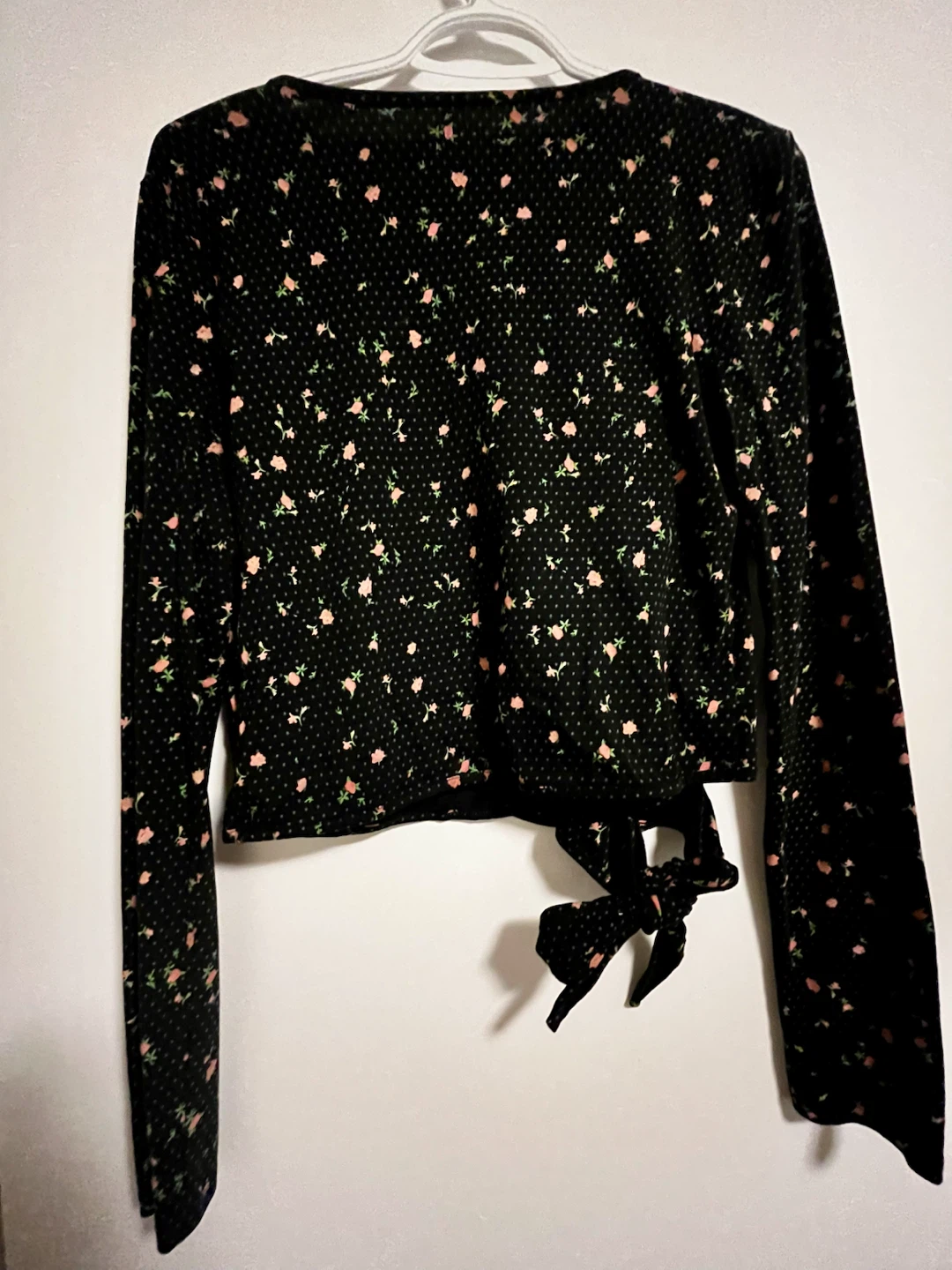 Sunday Best floral wrap top size M - photo 3