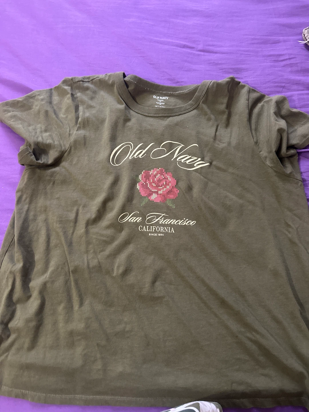 Old Navy San Francisco Rose T-Shirt
