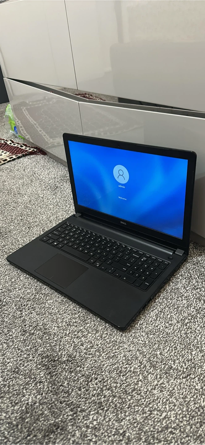 Dell 256GB SSD 8Gb ram dedicated 512Mb graphics