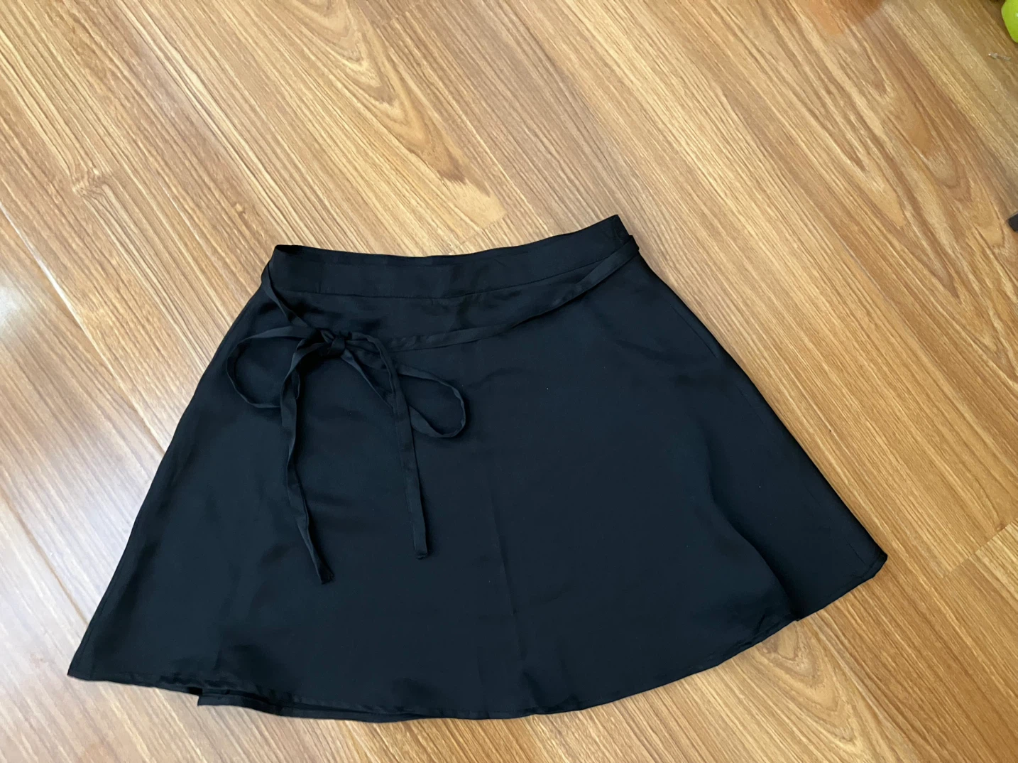 Black flowy wraparound skirt, silk material size small - photo 2