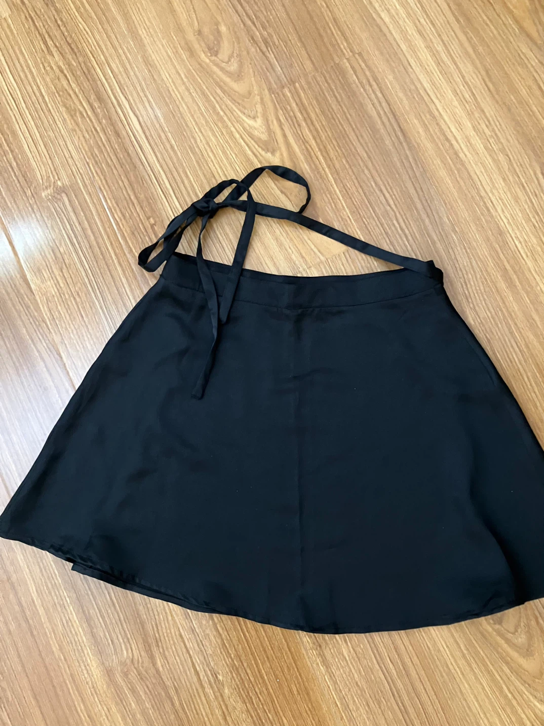 Black flowy wraparound skirt, silk material size small - photo 3