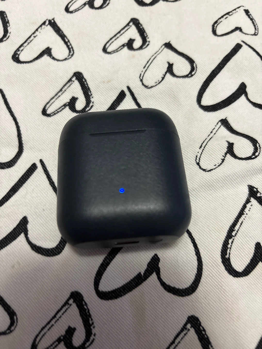 Onn Wireless Earbuds and Charging Case - photo 2
