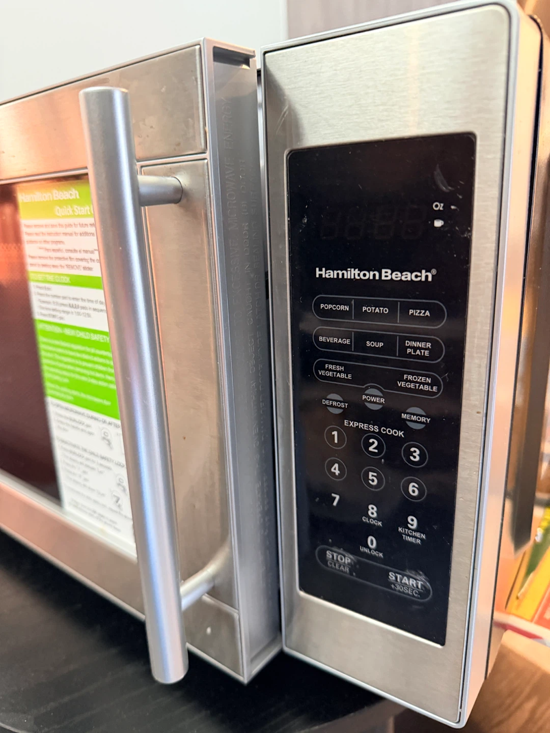 Microwave - Hamilton Beach 700 watts