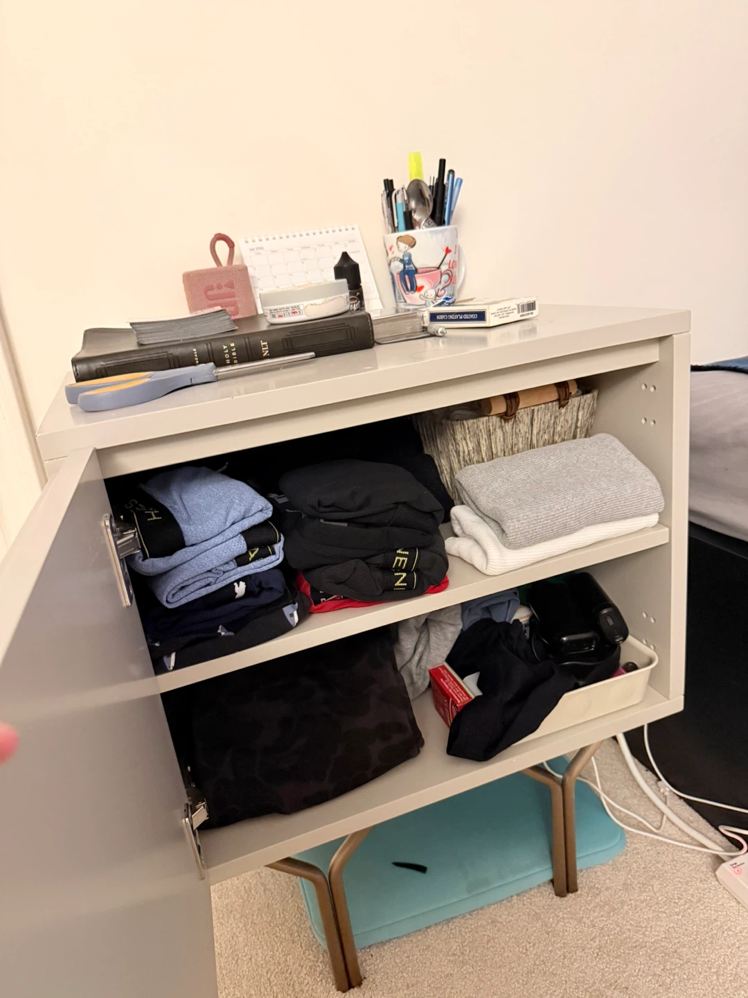 Modern Light Grey Bedside Cabinet - photo 2