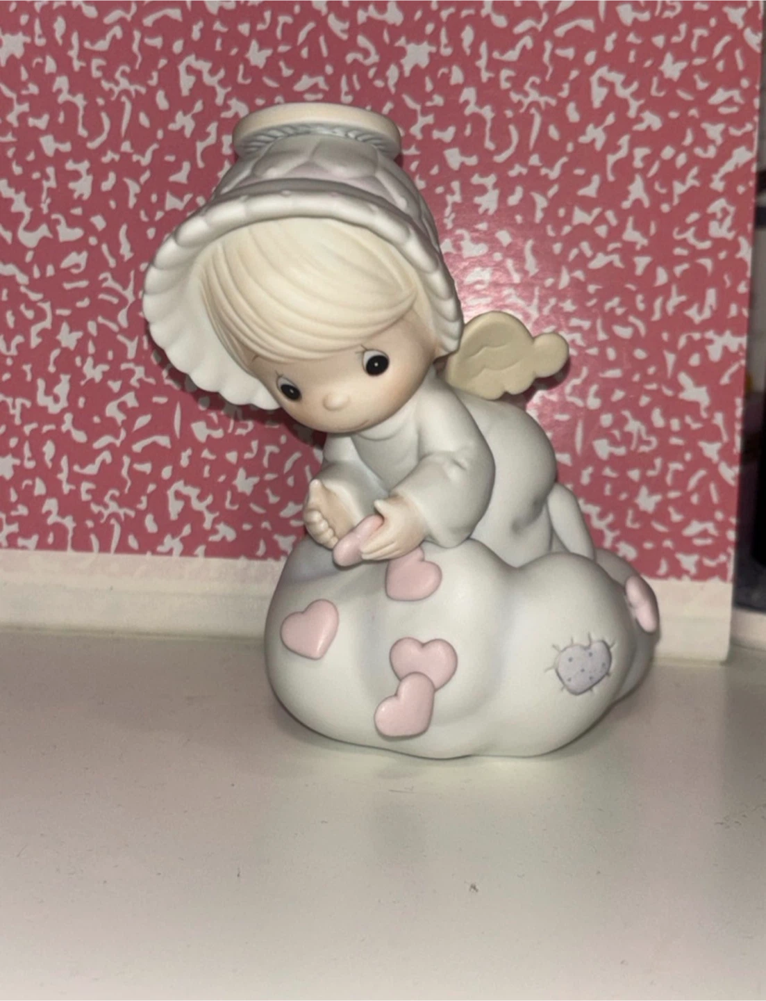 Precious Moments "Sending You My Love" Figurine - photo 2