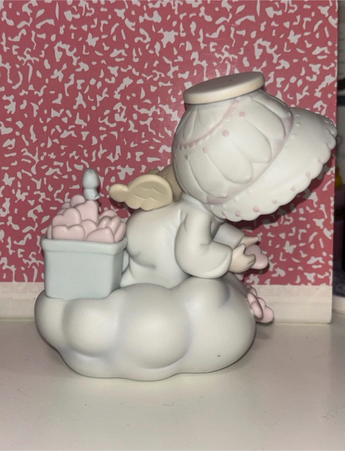 Precious Moments "Sending You My Love" Figurine - photo 3