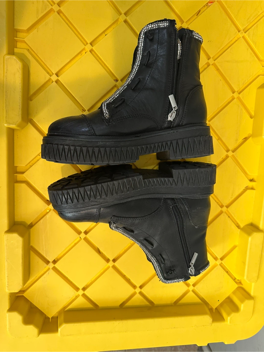 Schutz black platform boots - photo 4