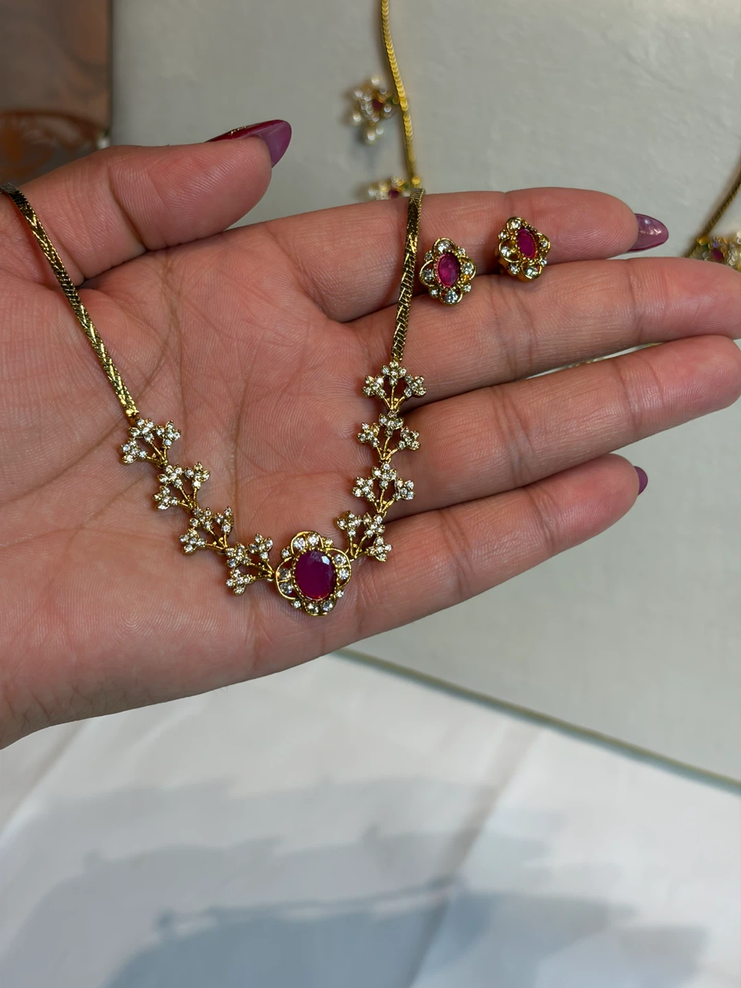 Gold-tone necklace and earring set - photo 2