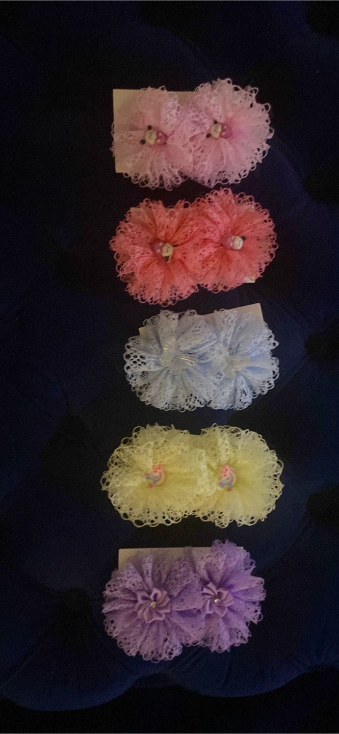 11 sets of Lace Hair Bows