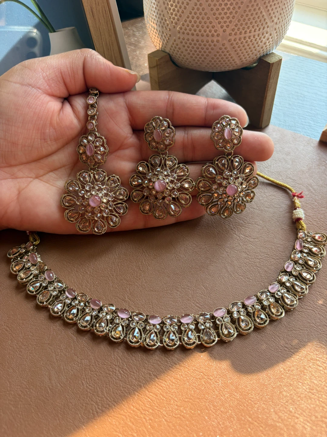 Indian Jewellery Set: Necklace, Earrings, Maang Tikka - photo 3