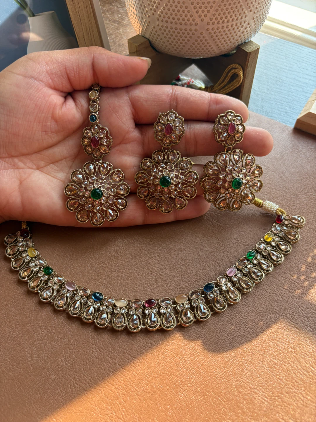 Indian Jewellery Set: Necklace, Earrings, Maang Tikka - photo 5