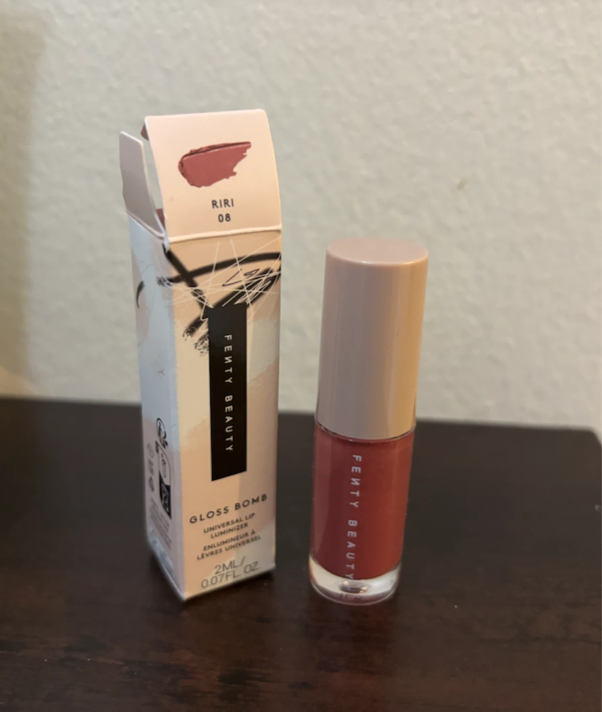NEW-Fenty Beauty Gloss Bomb Universal Lip Luminizer in Riri 08
