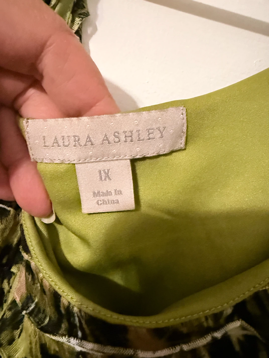 Women's Green Abstract Top 1X - photo 3