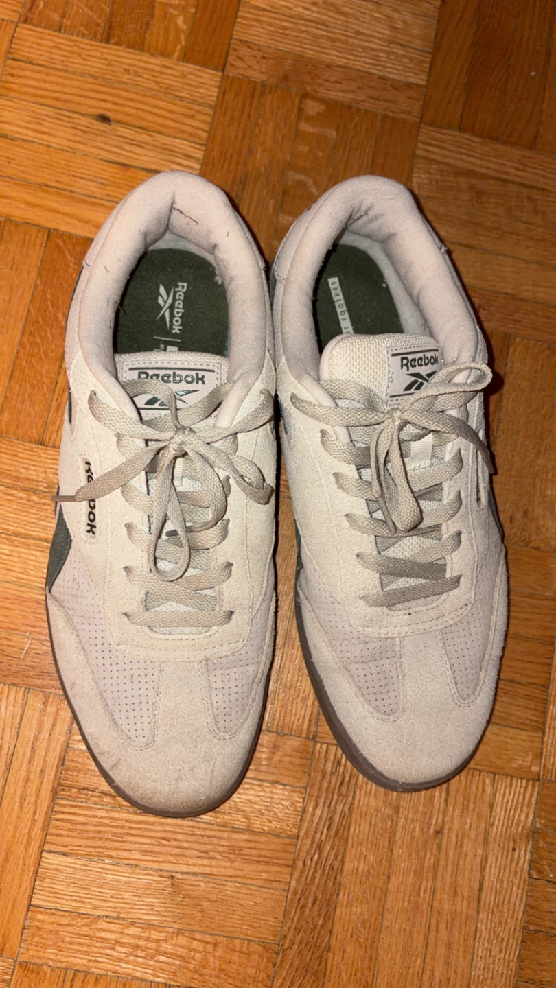 Reebok Sneakers