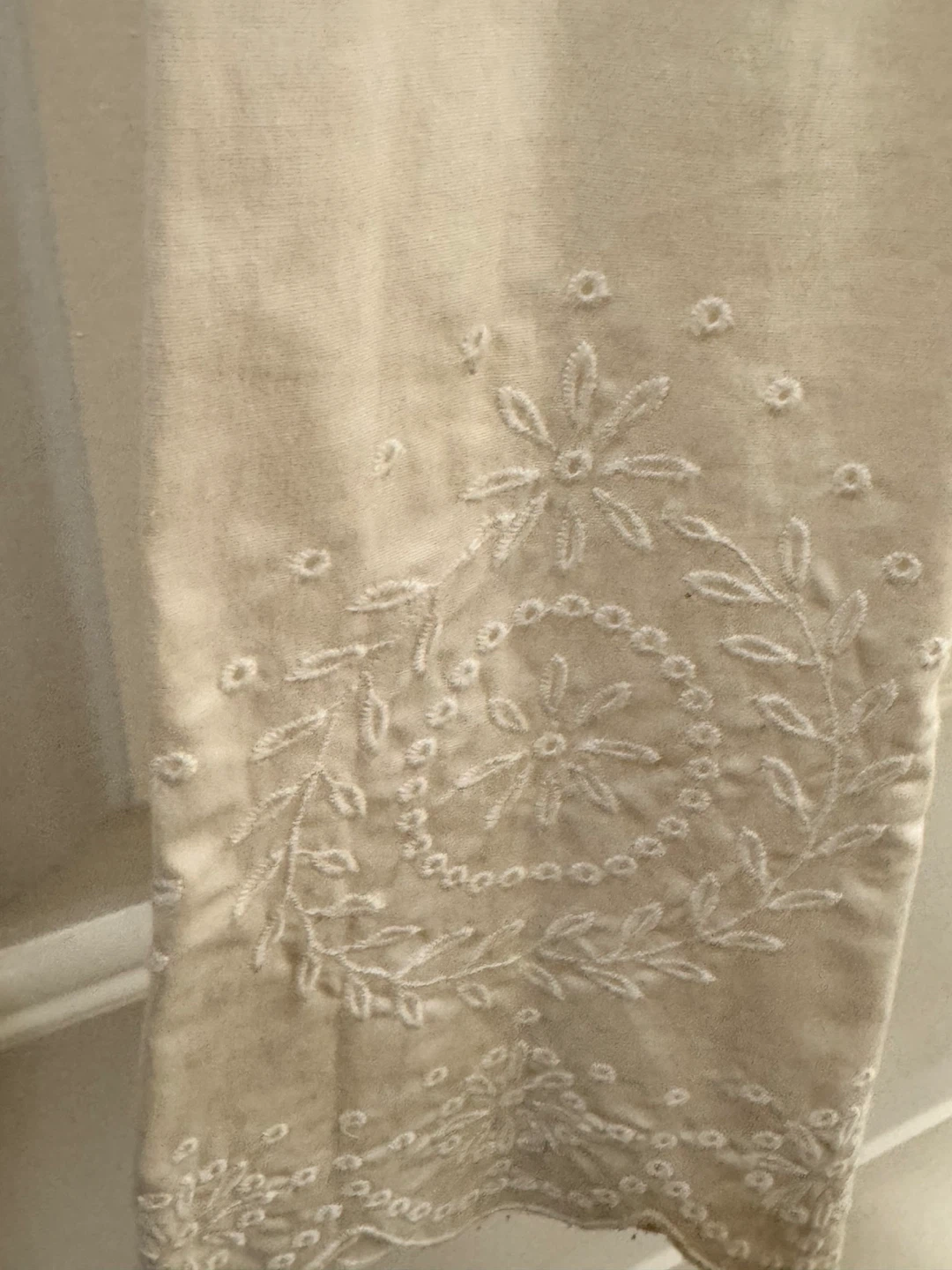 City DKNY Ivory Button-Down Shirt with Embroidered Cuffs - photo 4