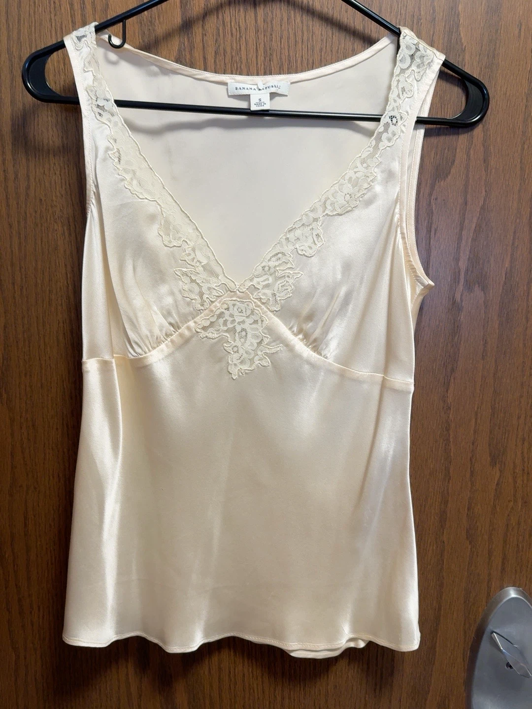 Banana Republic 100% Silk Lace Camisole – Size Small - photo 3
