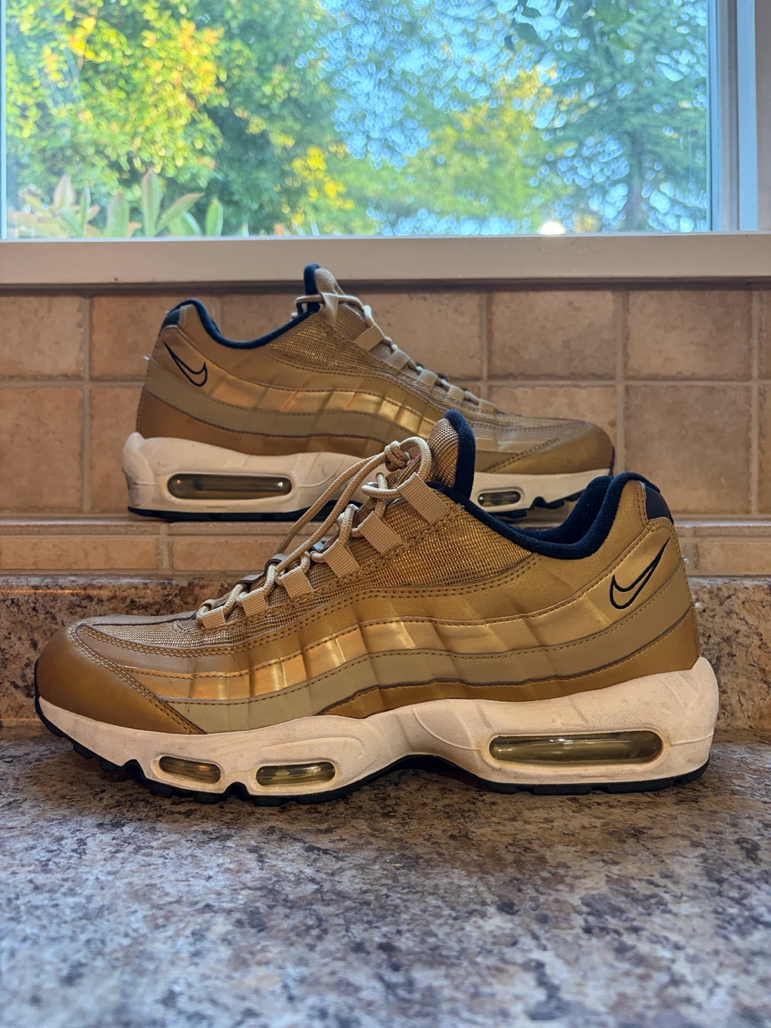 Nike Air Max 95 Sneakers - Gold