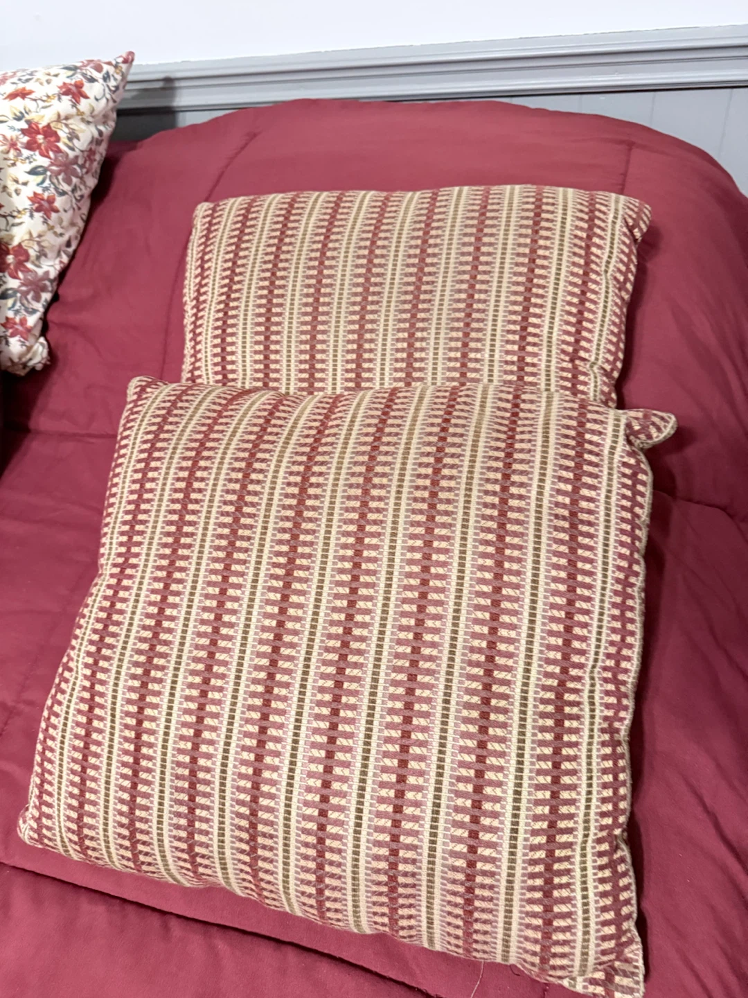 Two decorative throw cushions