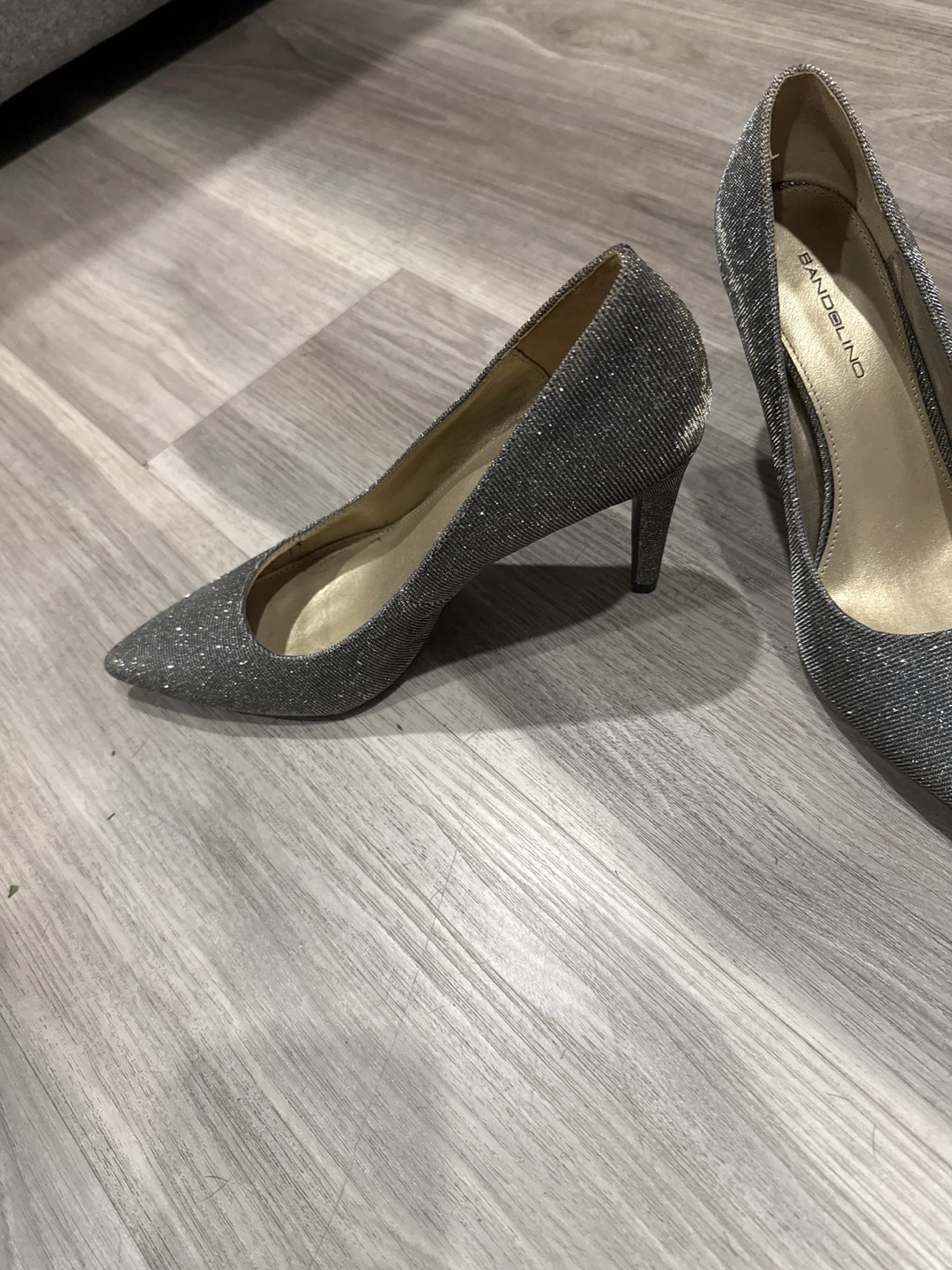 Bandolino Silver Glitter Pointed Toe Heels - photo 2