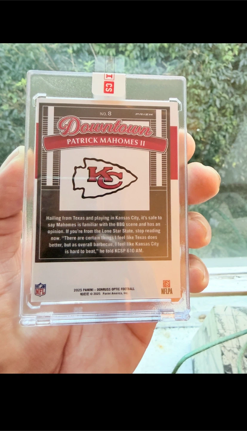 2022 Panini Donruss Optic Downtown Patrick Mahomes II Card - photo 2