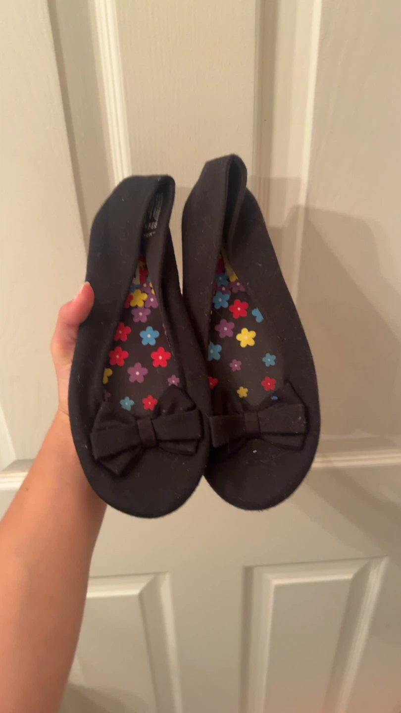 American Eagle Black Ballet Flats